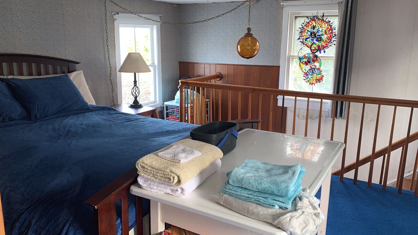 47EDB221-06D1-4B0F-9EF5-EEF00D4F1912-bedroom.JPG
